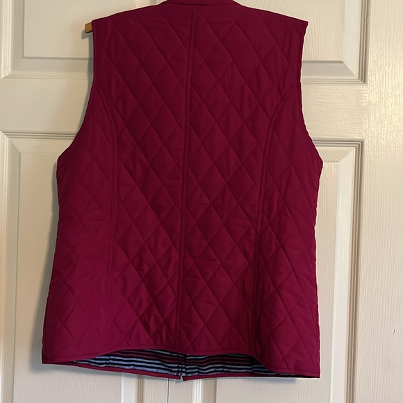 Ladies quilted vest. - Picture 3 of 6